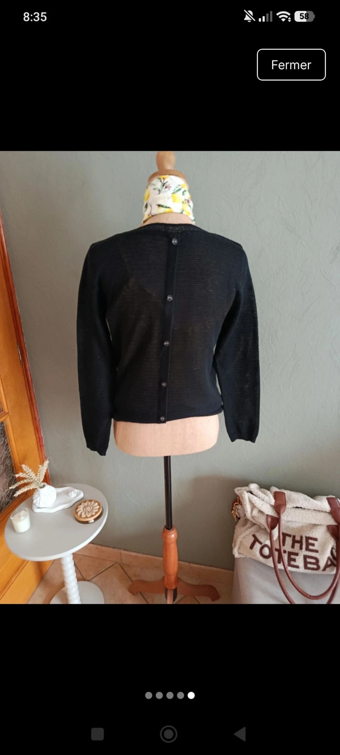Pull léger avec boutons à l'arrière  – photo 6